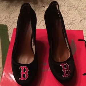 Cuce Velvet Red Sox Wedges size 7